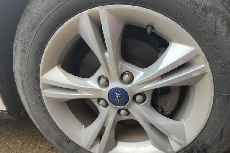 Used Ford Focus 2012 Hatchback 1.6L Manual Fashion Edition Right Front Wheel Hub
