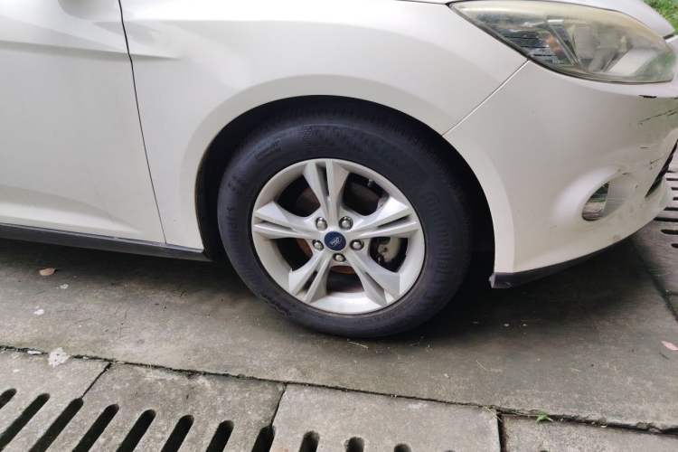 Used Ford Focus 2012 Sedan 1.6L Automatic Fashion Edition Right Front Wheel Hub