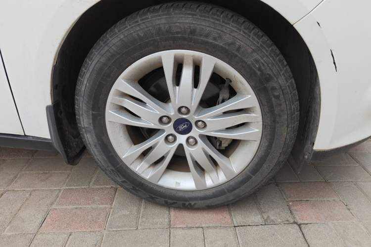 Used Ford Focus 2012 Hatchback 1.6L Manual Comfort Model Right Front Wheel Hub