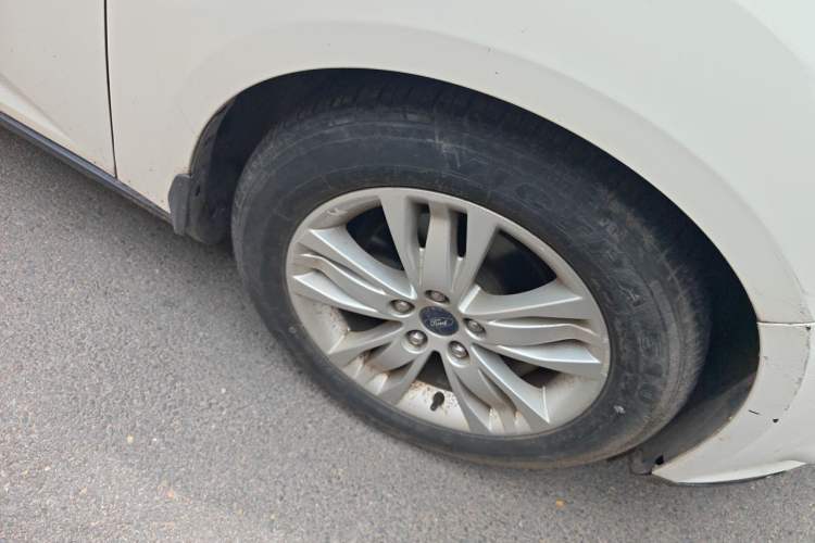 Used Ford Focus 2012 Hatchback 1.6L Automatic Comfort Model Right Front Wheel Hub