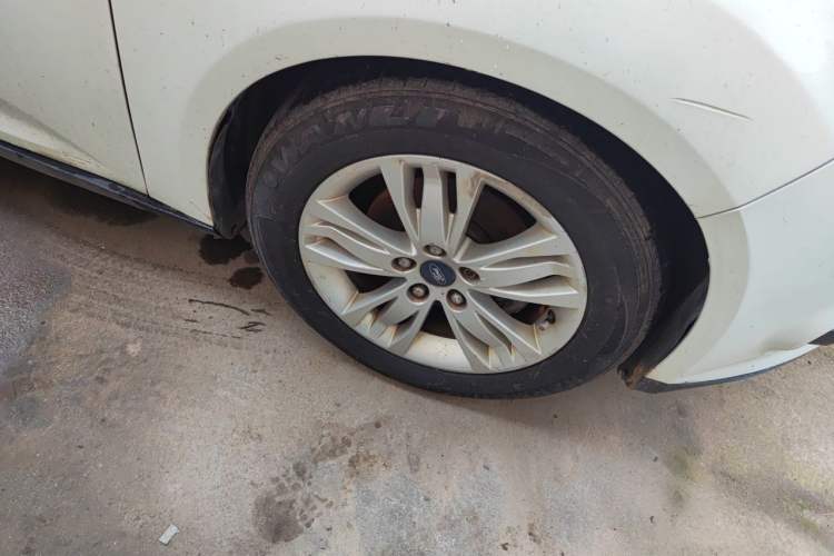 Used Ford Focus 2012 Hatchback 1.6L Automatic Comfort Model Right Front Wheel Hub