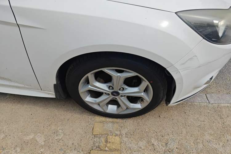 Used Ford Focus 2012 Hatchback 2.0L Automatic Luxury Sport Model Right Front Wheel Hub