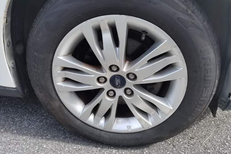 Used Ford Focus 2012 Hatchback 1.6L Automatic Comfort Model Right Front Wheel Hub