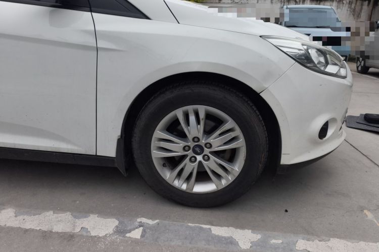 Used Ford Focus 2012 Hatchback 1.6L Automatic Comfort Model Right Front Wheel Hub