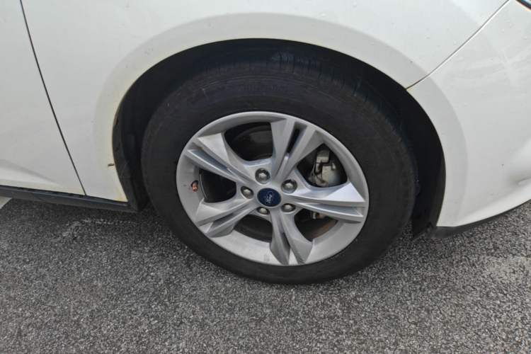 Used Ford Focus 2012 Hatchback 1.6L Automatic Fashion Edition Right Front Wheel Hub