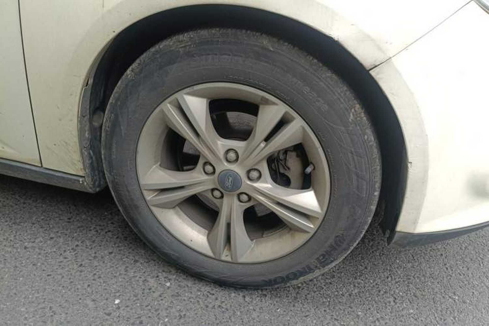 Used Ford Focus 2012 Hatchback 1.6L Automatic Fashion Edition Right Front Wheel Hub