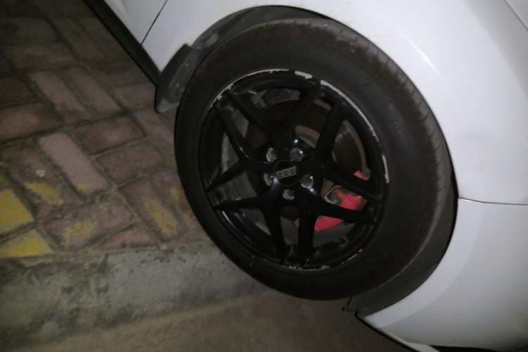 Used Ford Focus 2012 Sedan 1.6L Manual Fashion Edition Right Front Wheel Hub
