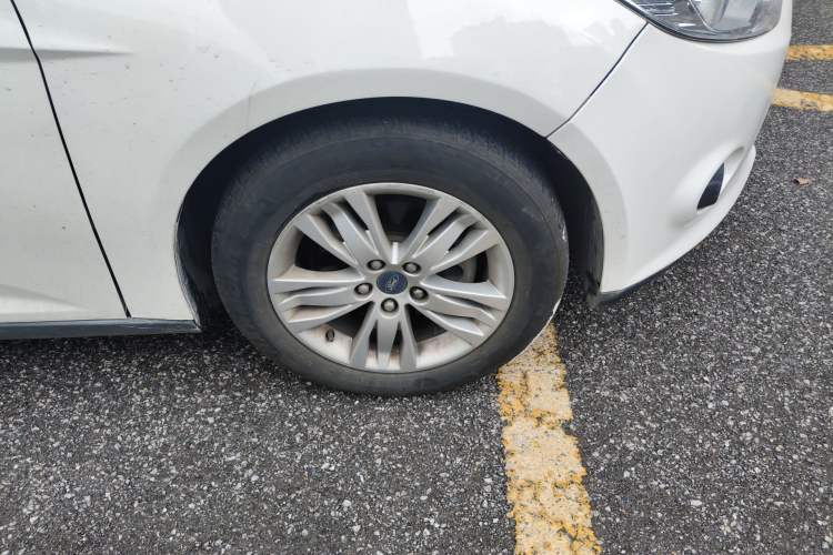 Used Ford Focus 2012 Hatchback 1.6L Automatic Comfort Model Right Front Wheel Hub