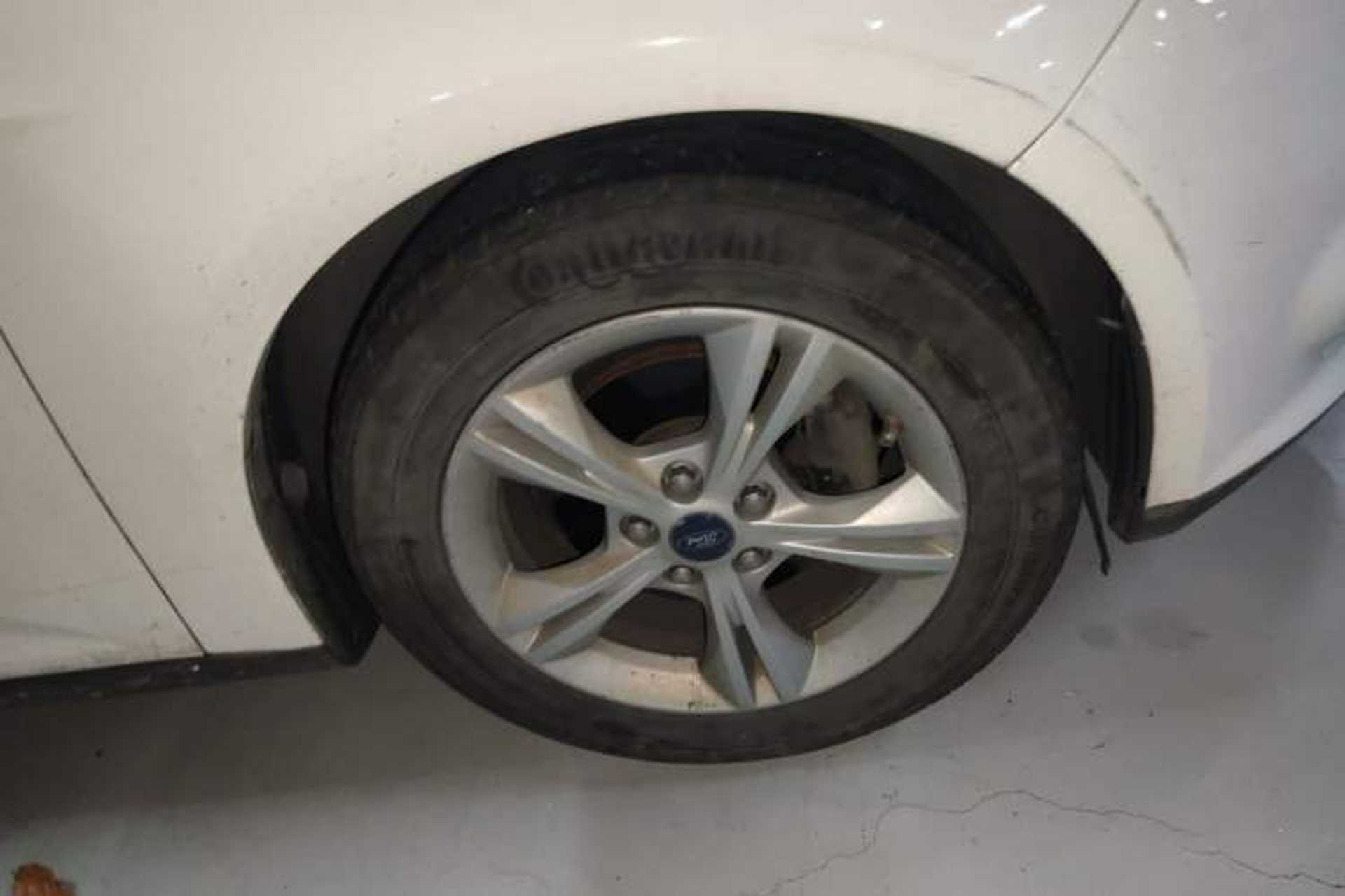 Used Ford Focus 2012 Hatchback 1.6L Automatic Fashion Edition Right Front Wheel Hub