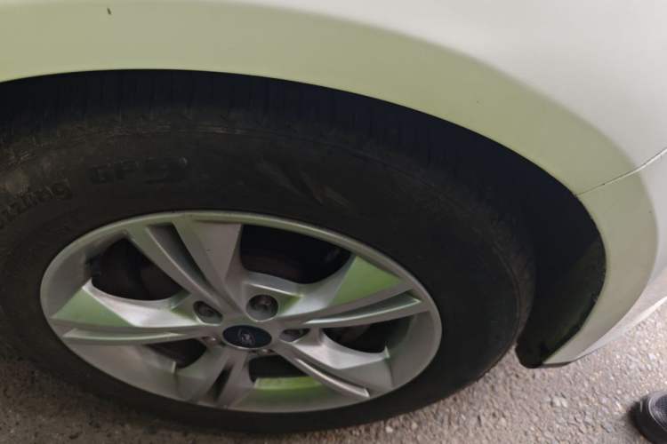 Used Ford Focus 2012 Hatchback 1.6L Automatic Fashion Edition Right Front Wheel Hub