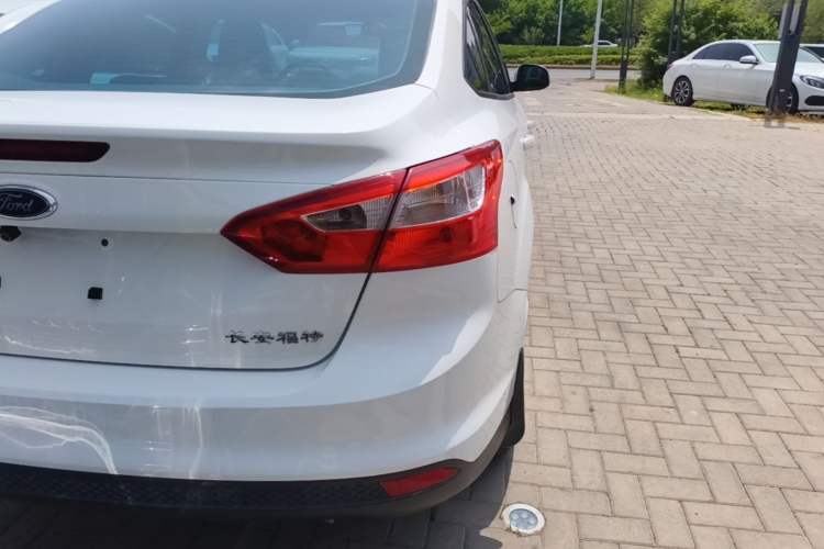 Used Ford Focus 2012 Sedan 1.6L Manual Comfort Model Right Rear Taillight