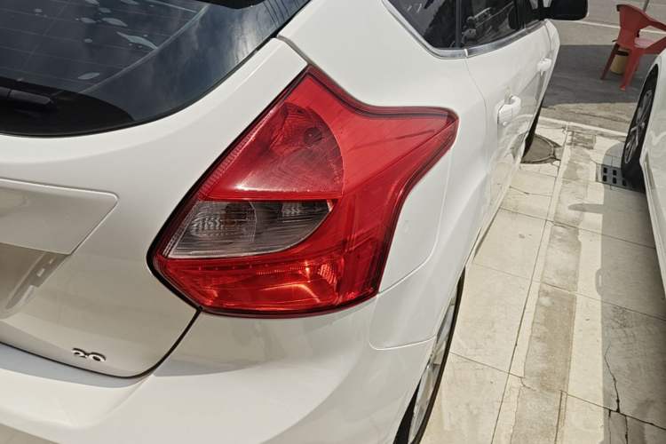 Used Ford Focus 2012 Hatchback 2.0L Automatic Luxury Sport Model Right Rear Taillight