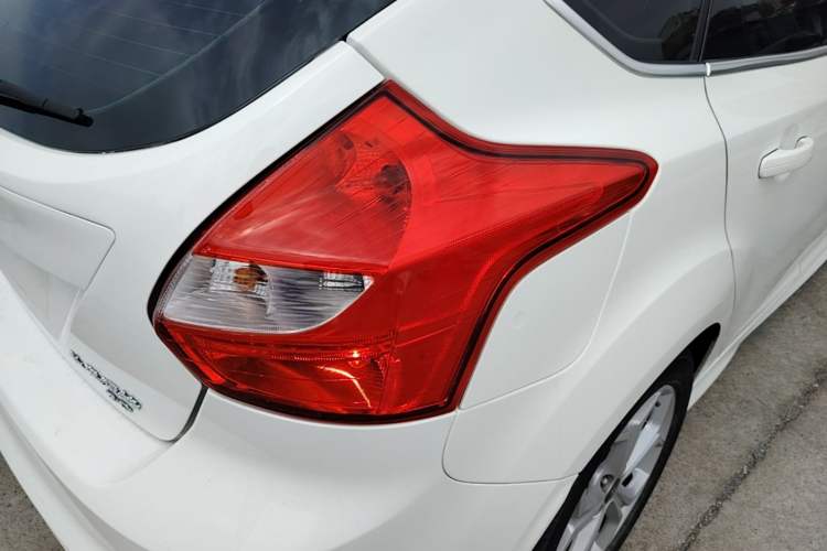 Used Ford Focus 2012 Hatchback 2.0L Automatic Luxury Sport Model Right Rear Taillight