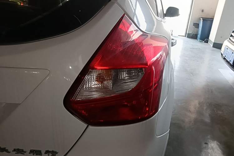 Used Ford Focus 2012 Hatchback 2.0L Automatic Luxury Sport Model Right Rear Taillight