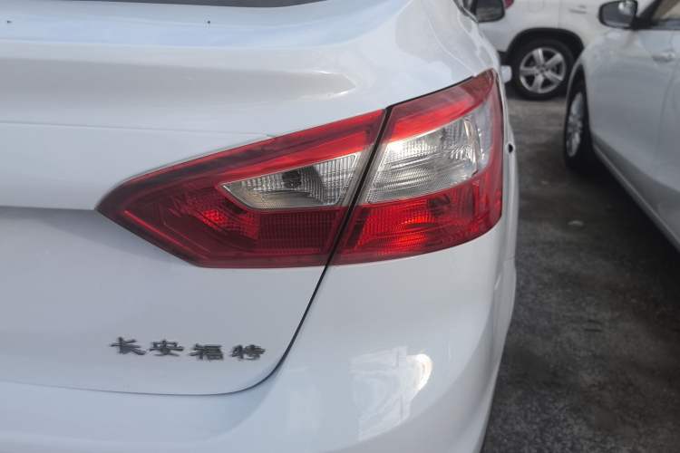 Used Ford Focus 2012 Sedan 1.6L Automatic Comfort Model Right Rear Taillight