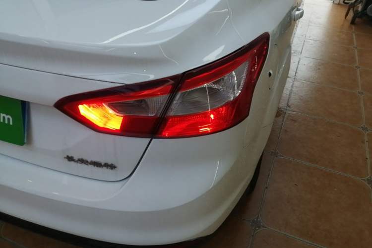Used Ford Focus 2012 Sedan 1.6L Automatic Comfort Model Right Rear Taillight