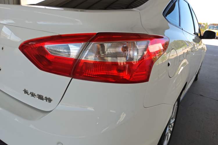 Used Ford Focus 2012 Sedan 1.6L Automatic Comfort Model Right Rear Taillight