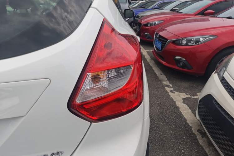 Used Ford Focus 2012 Hatchback 1.6L Automatic Fashion Edition Right Rear Taillight