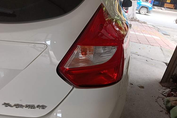 Used Ford Focus 2012 Hatchback 1.6L Automatic Fashion Edition Right Rear Taillight