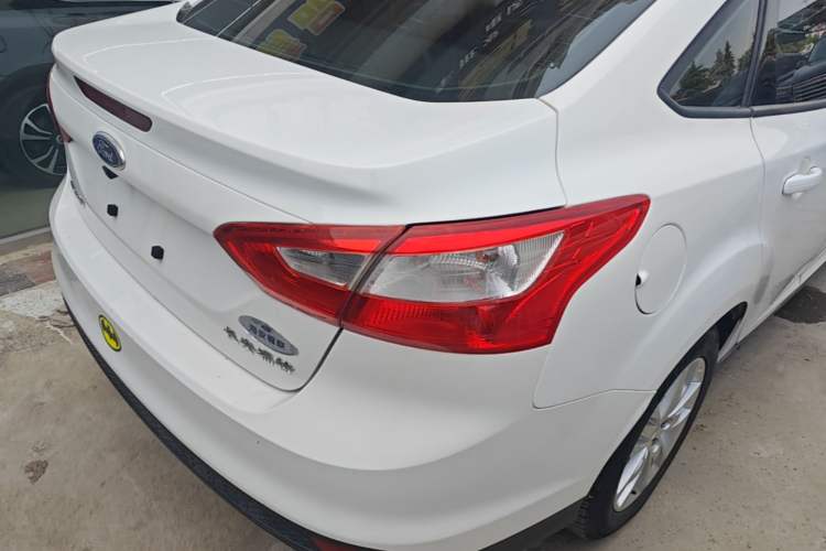 Used Ford Focus 2012 Sedan 1.6L Automatic Comfort Model Right Rear Taillight
