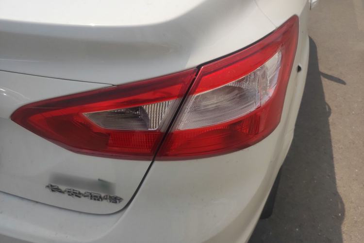 Used Ford Focus 2012 Sedan 1.6L Automatic Fashion Edition Right Rear Taillight