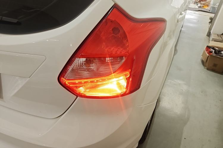 Used Ford Focus 2012 Hatchback 2.0L Automatic Luxury Sport Model Right Rear Taillight