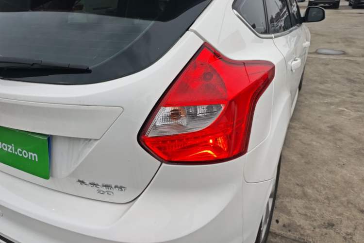 Used Ford Focus 2012 Hatchback 2.0L Automatic Luxury Sport Model Right Rear Taillight
