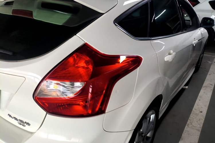 Used Ford Focus 2012 Hatchback 2.0L Manual Luxury Sport Model Right Rear Taillight