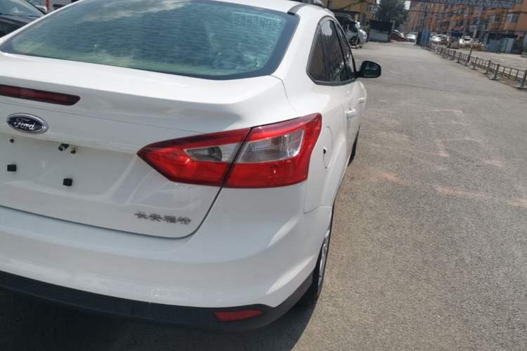 Used Ford Focus 2012 Sedan 1.6L Automatic Comfort Model Right Rear Taillight