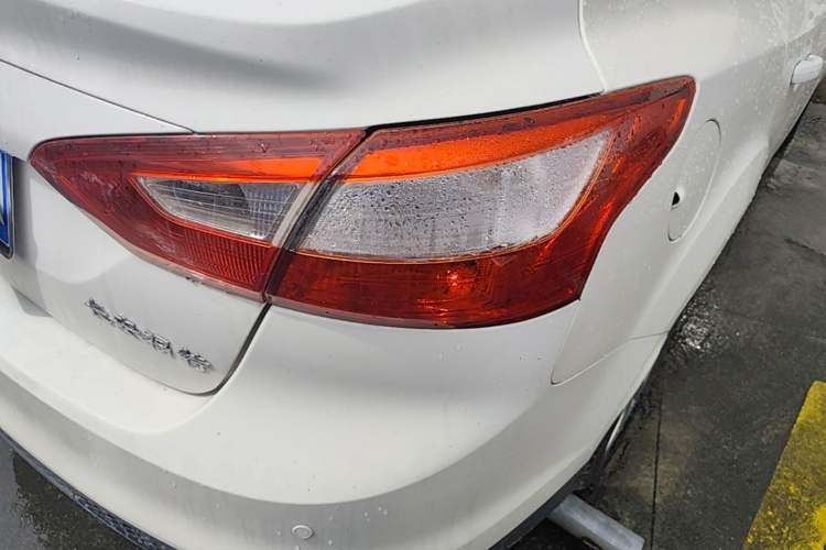 Used Ford Focus 2012 Sedan 1.6L Automatic Comfort Model Right Rear Taillight