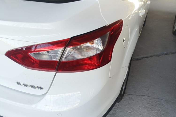 Used Ford Focus 2012 Sedan 1.6L Automatic Comfort Model Right Rear Taillight