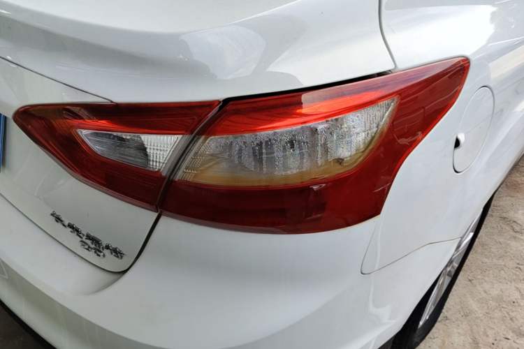 Used Ford Focus 2012 Sedan 2.0L Automatic Flagship Model Right Rear Taillight