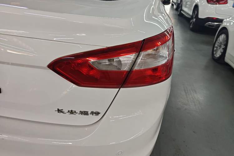 Used Ford Focus 2012 Sedan 1.6L Manual Fashion Edition Right Rear Taillight