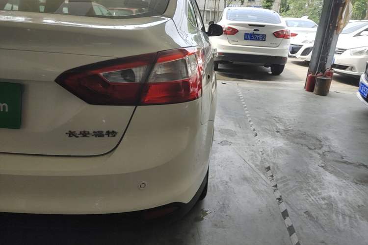 Used Ford Focus 2012 Sedan 1.6L Automatic Fashion Edition Right Rear Taillight