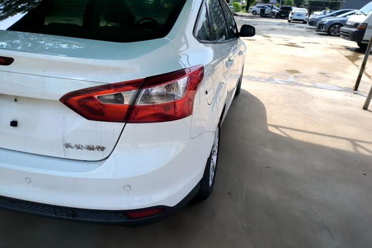 Used Ford Focus 2012 Sedan 1.6L Automatic Comfort Model Right Rear Taillight