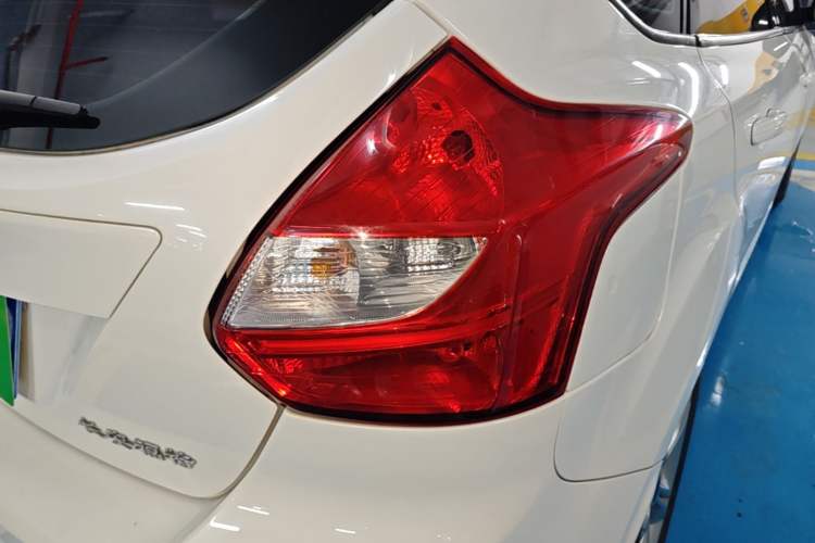 Used Ford Focus 2012 Hatchback 1.6L Automatic Fashion Edition Right Rear Taillight