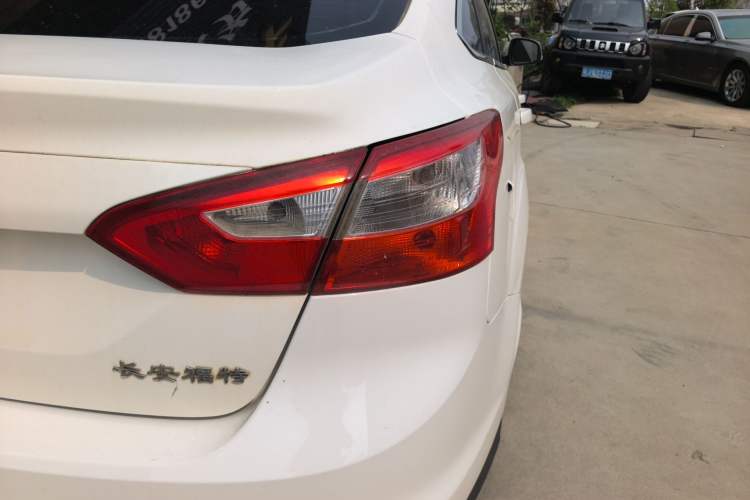Used Ford Focus 2012 Sedan 1.6L Automatic Comfort Model Right Rear Taillight
