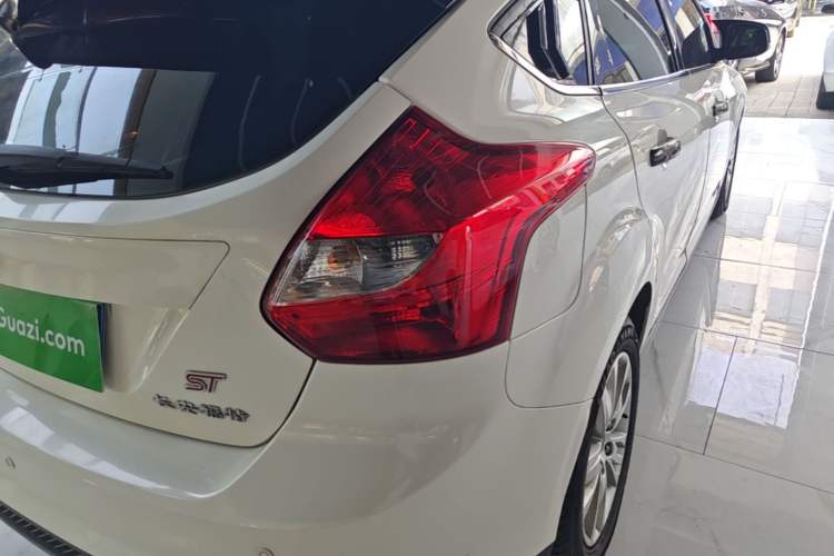 Used Ford Focus 2012 Hatchback 1.6L Automatic Comfort Model Right Rear Taillight