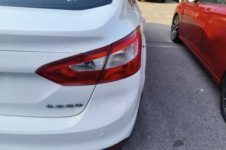 Used Ford Focus 2012 Sedan 1.6L Automatic Fashion Edition Right Rear Taillight