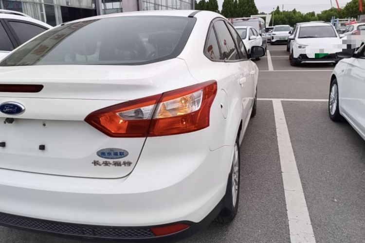 Used Ford Focus 2012 Sedan 1.6L Automatic Comfort Model Right Rear Taillight
