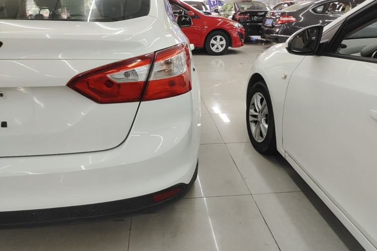 Used Ford Focus 2012 Sedan 1.6L Manual Comfort Model Right Rear Taillight
