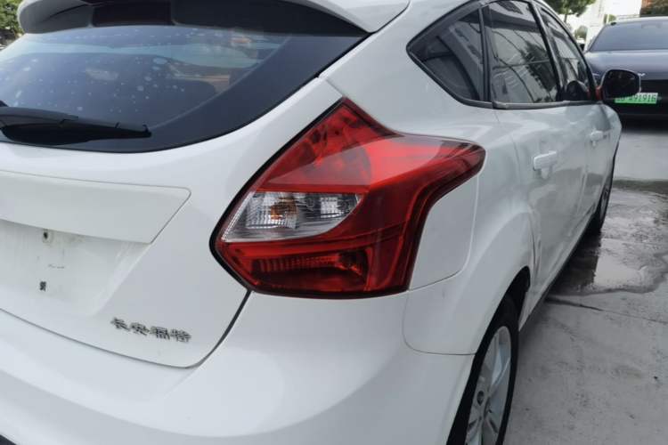 Used Ford Focus 2012 Hatchback 1.6L Automatic Fashion Edition Right Rear Taillight