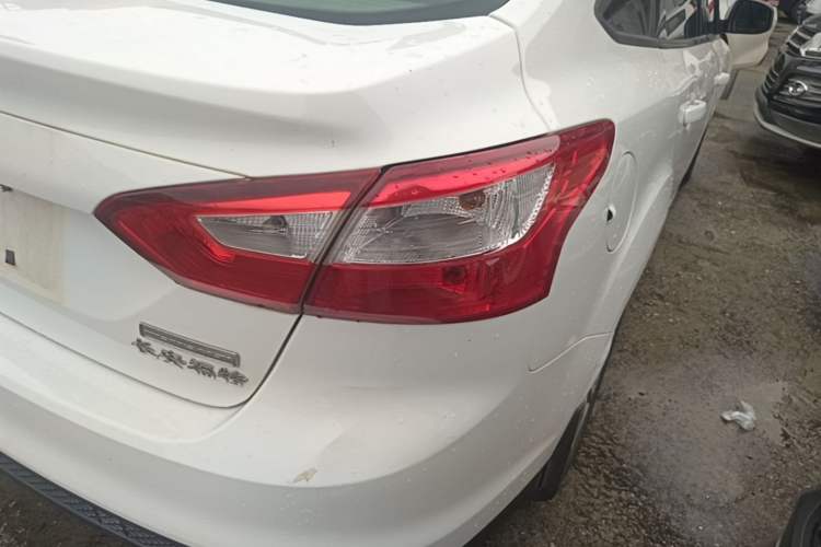 Used Ford Focus 2012 Sedan 1.6L Automatic Comfort Model Right Rear Taillight