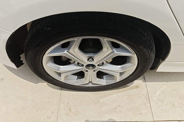 Used Ford Focus 2012 Hatchback 2.0L Automatic Luxury Sport Model Right Rear Wheel Hub
