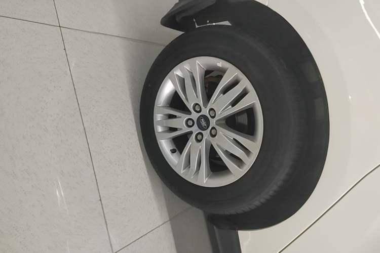 Used Ford Focus 2012 Hatchback 1.6L Automatic Comfort Model Right Rear Wheel Hub