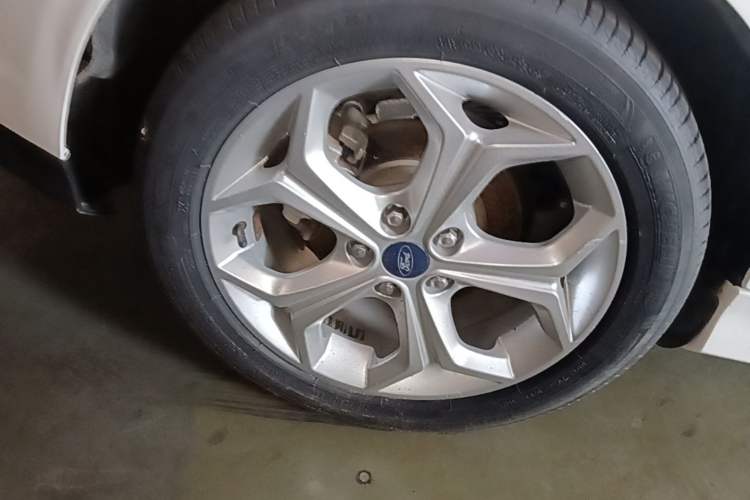 Used Ford Focus 2012 Hatchback 2.0L Automatic Luxury Sport Model Right Rear Wheel Hub