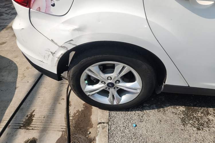Used Ford Focus 2012 Hatchback 1.6L Automatic Fashion Edition Right Rear Wheel Hub