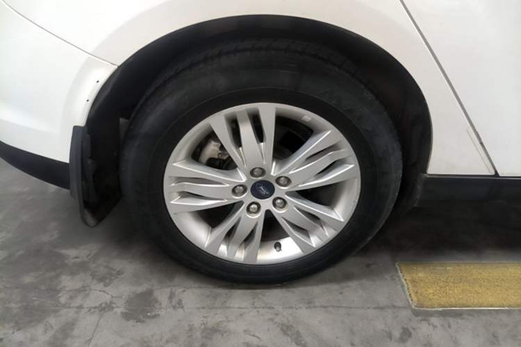 Used Ford Focus 2012 Hatchback 1.6L Manual Comfort Model Right Rear Wheel Hub