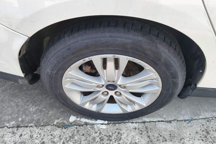 Used Ford Focus 2012 Sedan 1.6L Manual Comfort Model Right Rear Wheel Hub