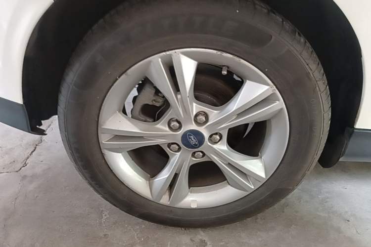 Used Ford Focus 2012 Hatchback 1.6L Automatic Fashion Edition Right Rear Wheel Hub